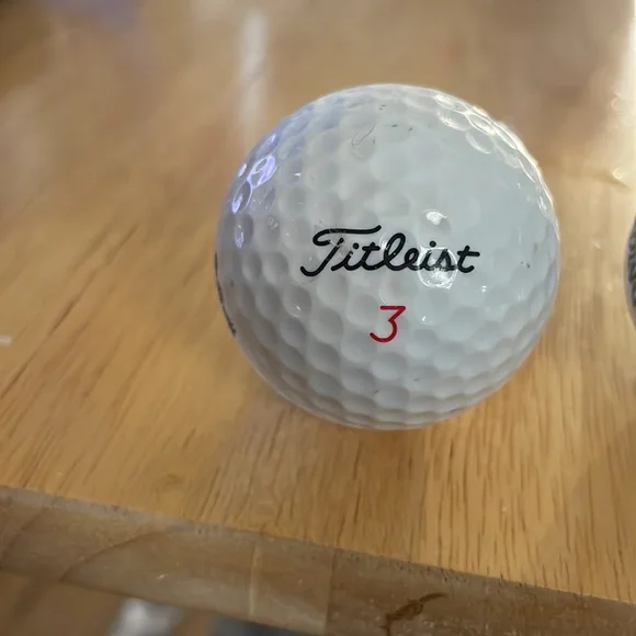 Golf Balls - Picture 2 of 4